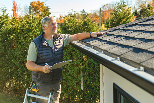 Professional Roofing technician working in Homeland, GA